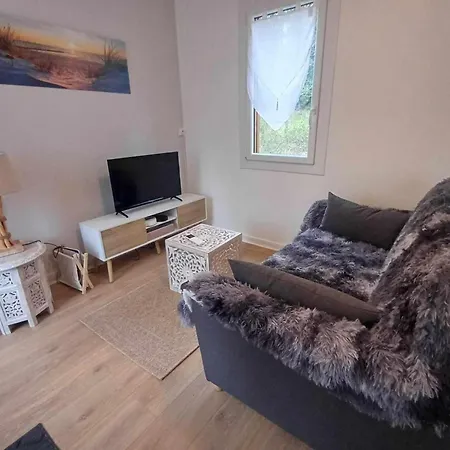 Holiday home Champetre Confortable Avec Terrasse Et Jardin - Fr-1-489-564 Jenzat